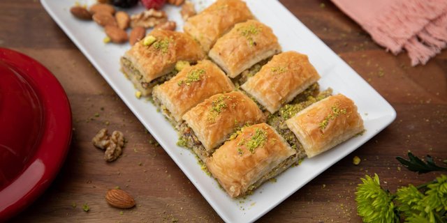 Turkish Baklava w/ Pistachio (3pcs)
