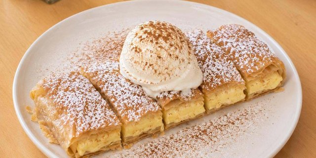 Bougatsa