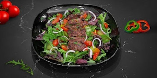 Flamin' Steak Salad
