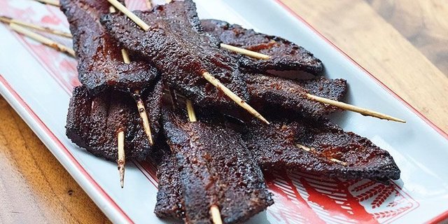 Cinnamon Sugar Bacon Lollis