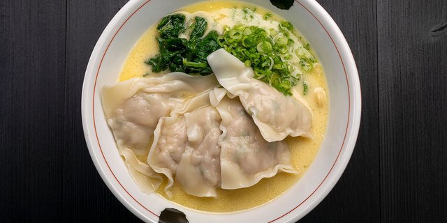 Wonton Chicken Ramen Noodle Soup
