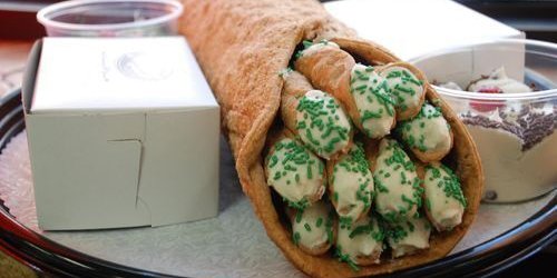 Jumbo Party Cannoli