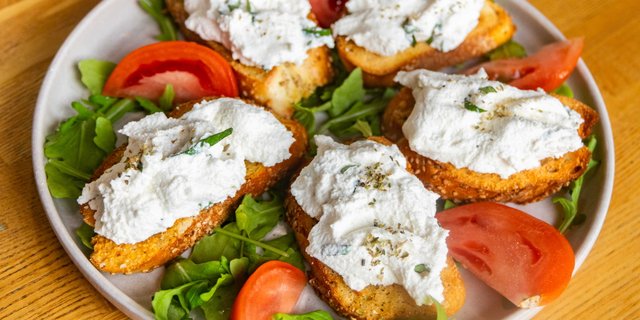 Crostini w/ Whipped Ricotta