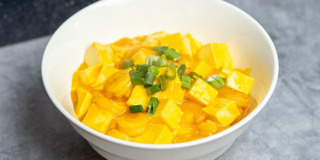 Tofu in Salted Egg Yolk Sauce w/ Baby Shrimp