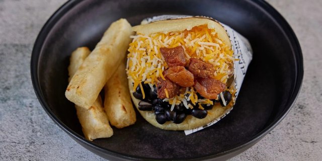 La Paisita Arepa