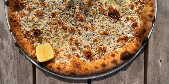 16" Cacio E Pepe Pizza