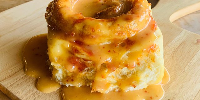 Giant Sweet Rolls