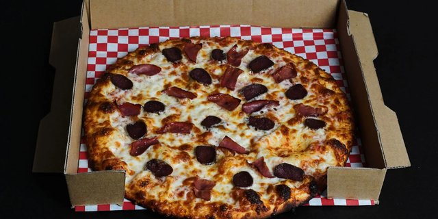 Basturma Pizza