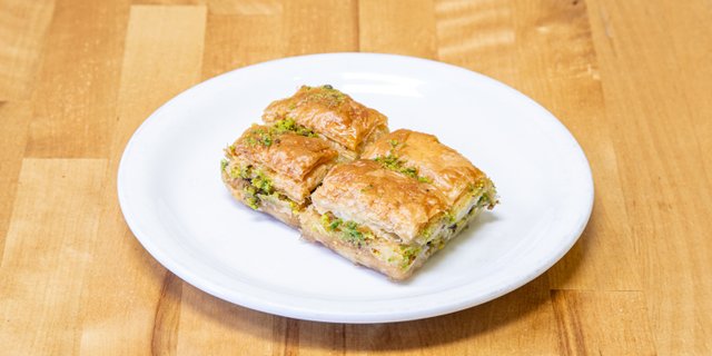 Baklava (4pc)