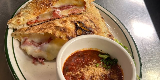 Sal‘s Calzone