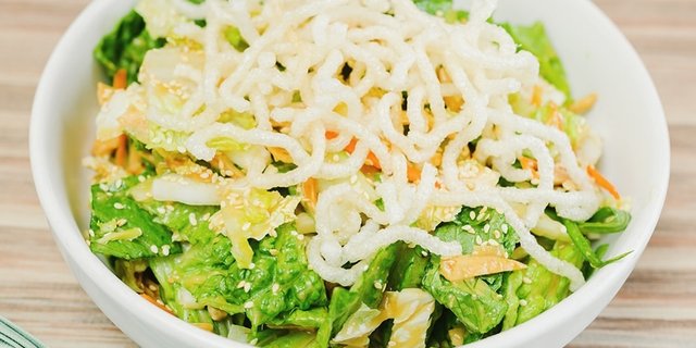 Crispy Sesame Ginger Salad