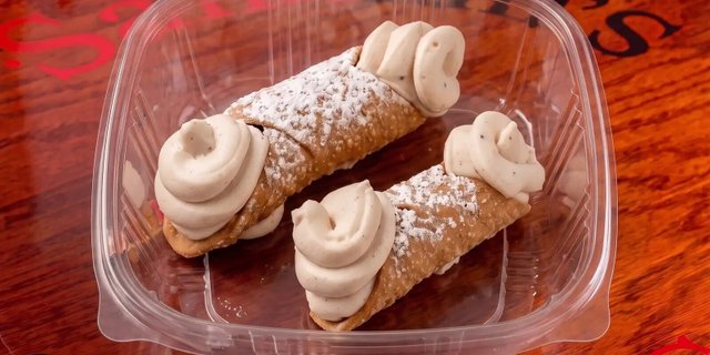 Vaccaro's Italian Cannoli