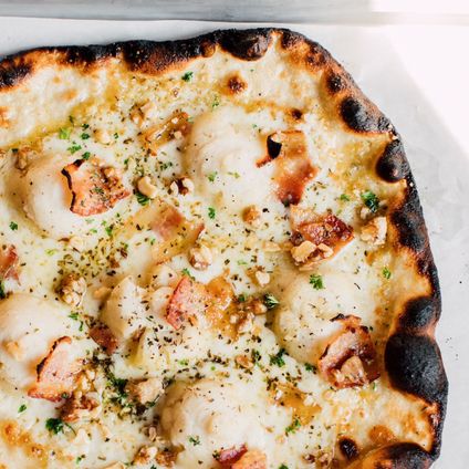 Paulie Walnuts Pizza