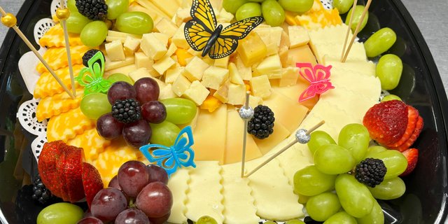 Summer Cheese & Cracker Platter