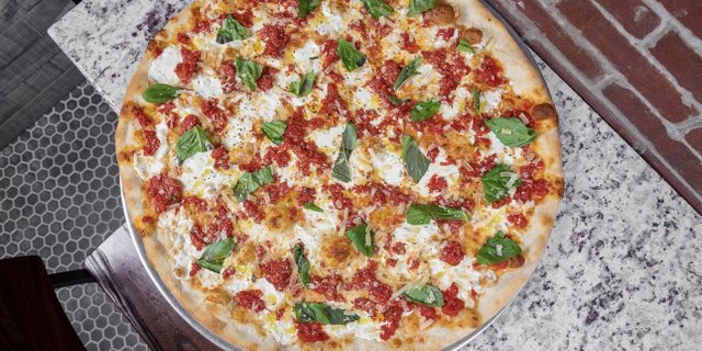 18" Margarita Pizza