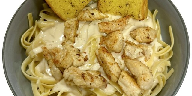 Chicken Fettuccine Alfredo