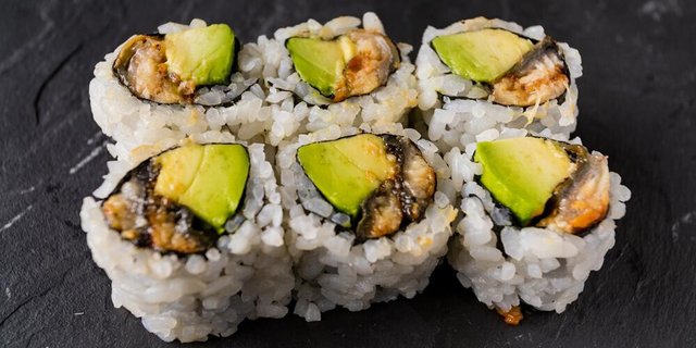 Eel Avocado Roll