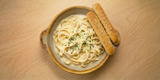 Fettuccine Alfredo