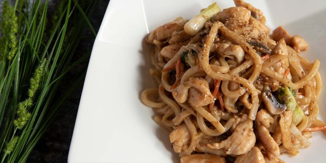 Udon Noodle Stir-Fry