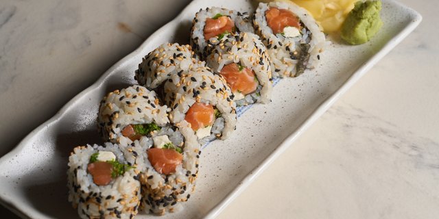 Bronze Maki-Rolls Combination