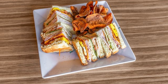 Classic Club Sandwich Boxed Lunch