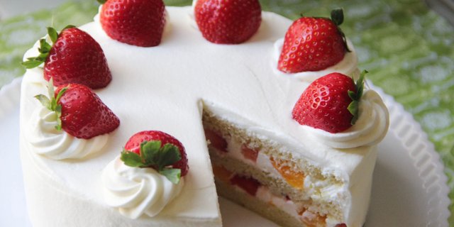 Fresh Special Whole 12" Strawberry Shortcake