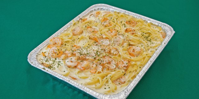 Fettuccine Alfredo w/ Shrimp