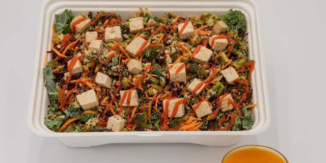 Sriracha Ginger Tofu & Grains Power Box