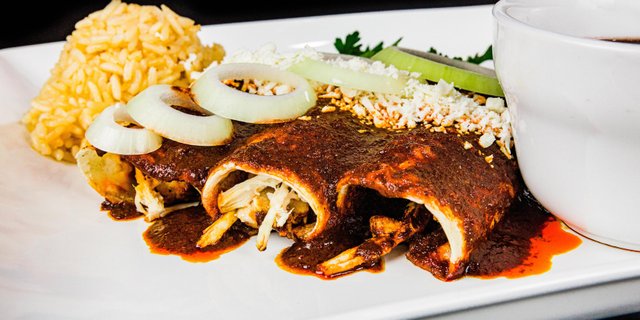 Enchiladas De Mole