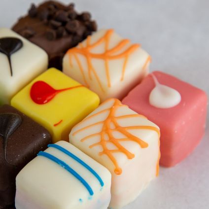 Baby Cakes (Petit-Fours)