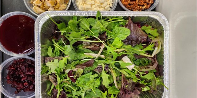 Organic Spinach & Mixed Greens Salad Tray