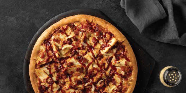 Gluten-Free BBQ Chicken Pizza w/ Cauliflower Crust