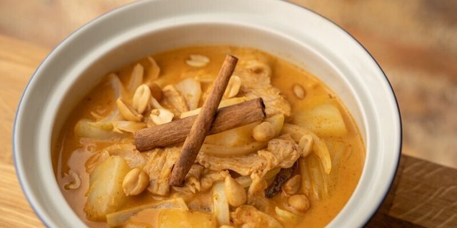 Massaman Curry Tray
