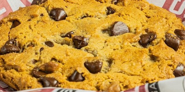 Chocolate Chip Cookie