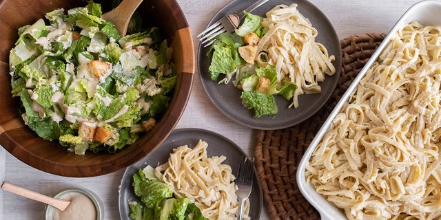 Alfredo & Caesar Salad Bundle