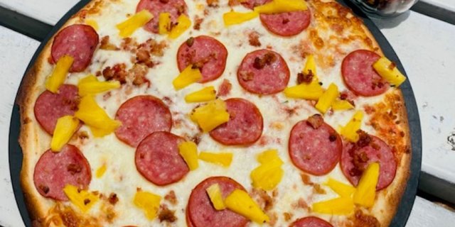 Gluten-Free Specialty Pizza Boxed Lunch