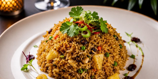 Pineapple Fried Rice w/ Seafood