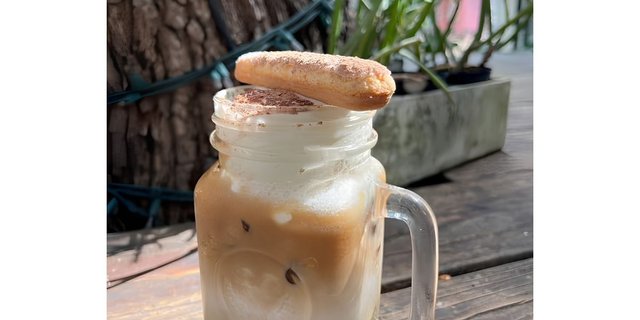 Tiramisu Iced Latte