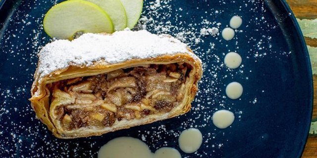 Apple Strudel w/ Vanilla Sauce