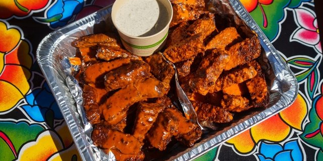 100 Vegan Seitan "Wings"