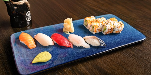 Lunch Sushi Set