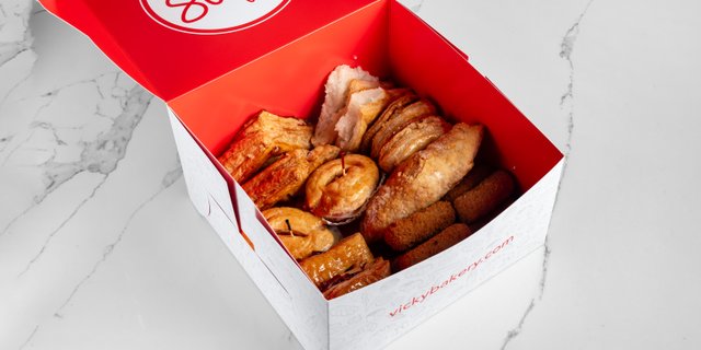 Dozen Pastries Box