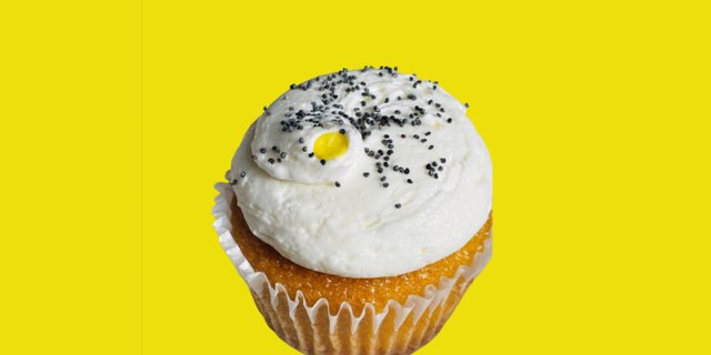 Lemon Poppy Cupcake