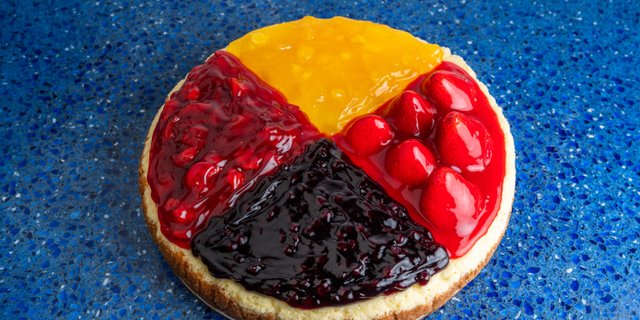 10" Fruit Special Cheesecake