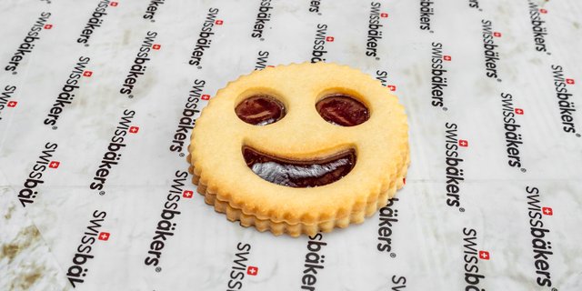 Smiley Face Linzer