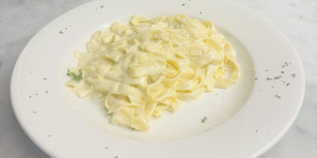 Fettuccine Alfredo