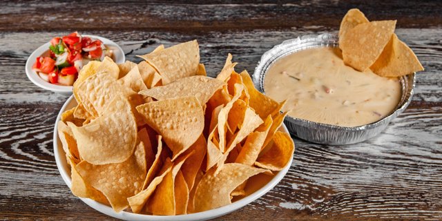 Chips & Queso