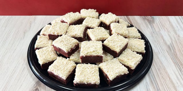 Red Velvet Brownie Platter