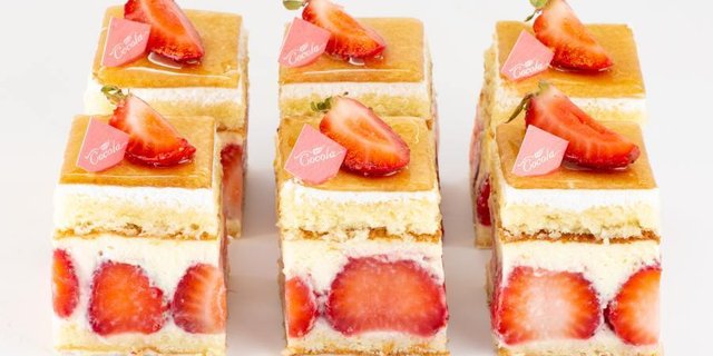 Mini Strawberry Cake