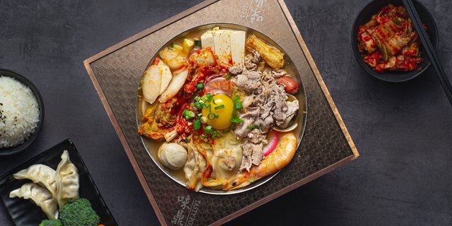 Kimchi Dumpling Hot Soup